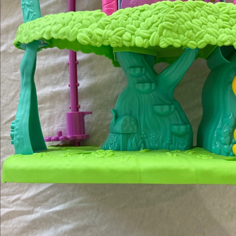 Imaginext Dreamworks Trolls Lights & Sounds Rainbow Treehouse by Fisher Price